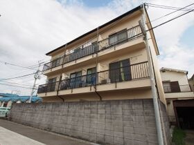 マンションポールの外観