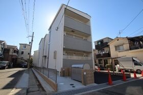 クリエオーレ初芝の外観