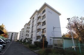 泉北槇塚台住宅10号棟の外観