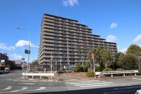 イトーピア金剛東グランドヒルズの外観