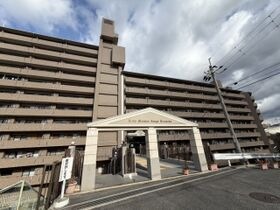 ライオンズマンション金剛寺池台の外観