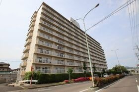 クローバーハイツ南花台の外観
