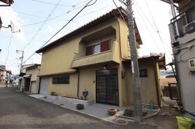河内長野市松ケ丘東町貸家の外観