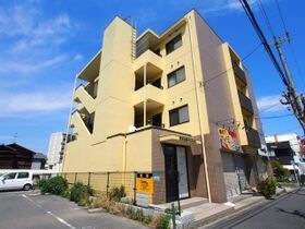 第3山内マンションの外観