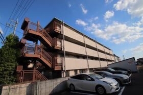 エスティライフ喜志駅前の外観