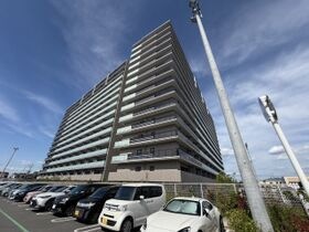 ヴェリテ金剛ルネクロスサイトの外観