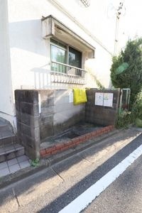 敷地内ごみ置き場