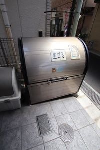 敷地内ゴミ捨場