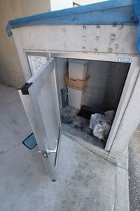 敷地内ゴミ捨場