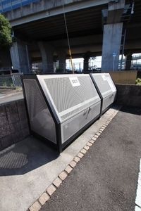 敷地内ゴミ捨場