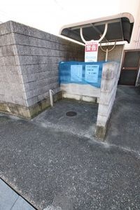 敷地内ゴミ捨場
