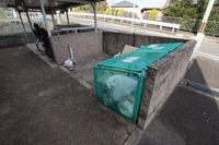 敷地内ゴミ捨場