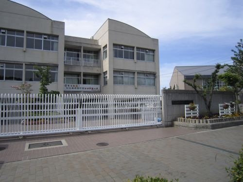富田林市立明治池中学校