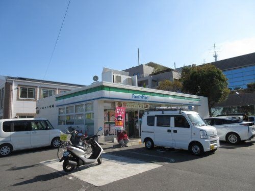 ファミリーマート 狭山市役所前店