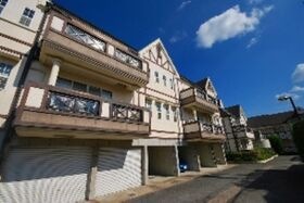 グリュイエール野田 1号棟の外観