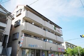 男山オークマンションの外観