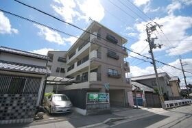 富尾マンションの外観