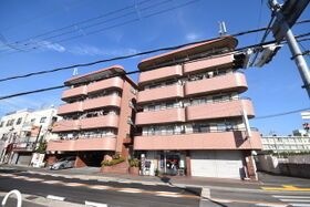 レオハイム春日山の外観