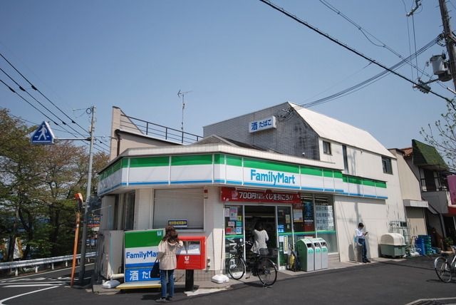 ファミリーマート枚方御殿山店