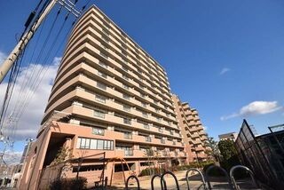 写真:ジオ枚方の外観