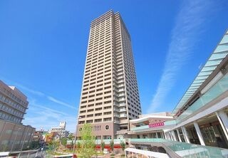 写真:ザ・香里園タワーの外観