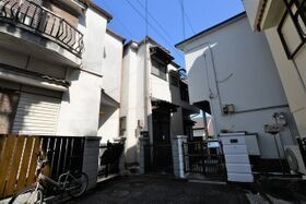 招提元町4丁目貸家の外観