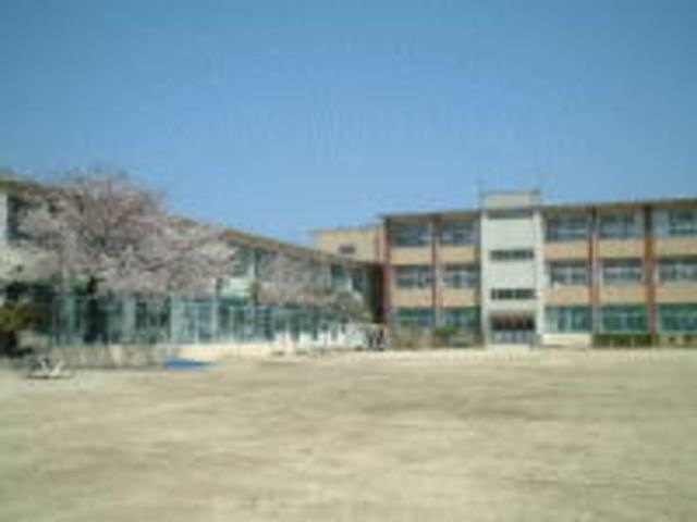 寝屋川市立西小学校