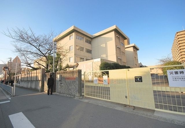 寝屋川市立友呂岐中学校