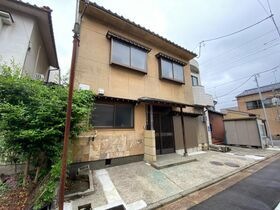 栄町貸家(72番2)の外観