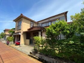 能美市小長野町貸家の外観