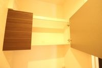 洗濯機置き場の上の棚