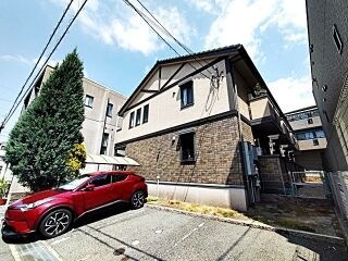 写真:クレセントコートの外観