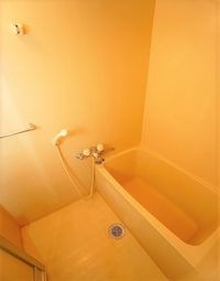 ★シャワー付きのゆったり浴室★