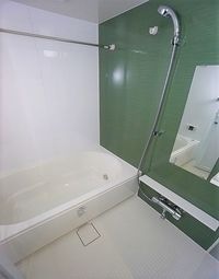 アクセントクロスがオシャレなシャワー付きお風呂★