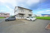 ★敷地内に駐車場完備★