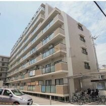 翠久マンションの外観
