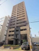 カスタリア堺筋本町の外観