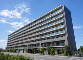 プレサンス京橋GREEN YARDアルミラの外観