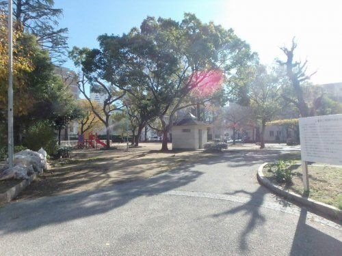 日生病院前公園