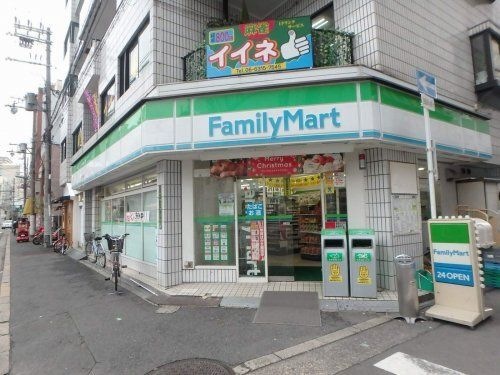 ファミリーマート西天満店
