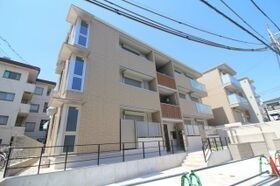 ラ メゾン ド ボヌール 桜塚の外観