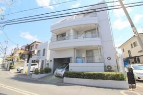 リヴァーレ待兼山の外観