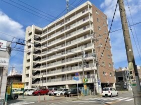 コート津新町の外観