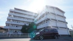 ラルーシア高茶屋の外観