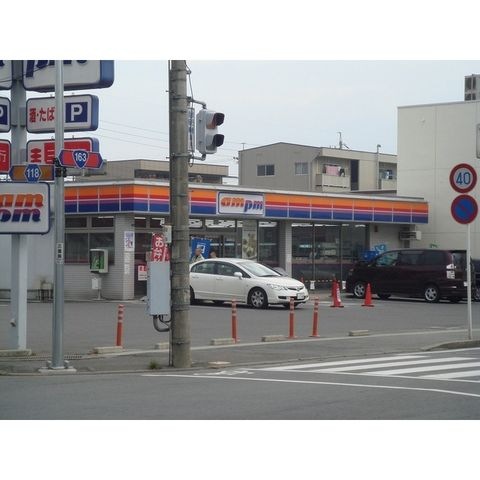 ファミリーマート津新町店
