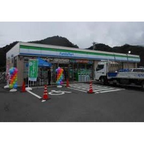 ファミリーマート津一志庄村店