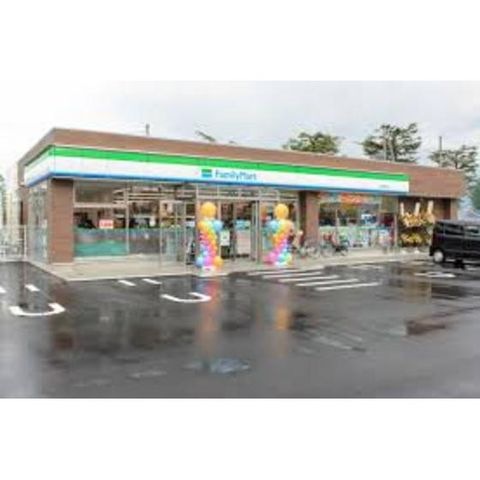 ファミリーマート津市ヨットハーバ