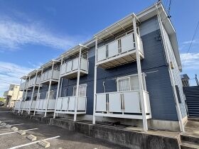 Surplus Twoピラカンサの外観