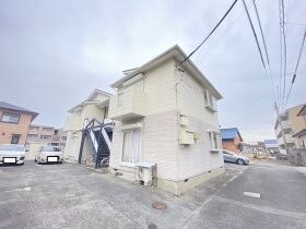 シャルムハイツの外観