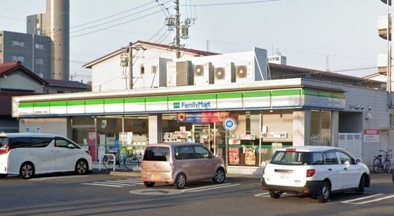 ファミリーマート四日市堀木一丁目